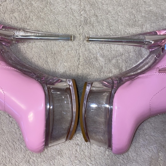 Akira AZALEA WANG ON THE CLOCK STILETTO BOOTIE IN PINK PATENT - Picture 5 of 9